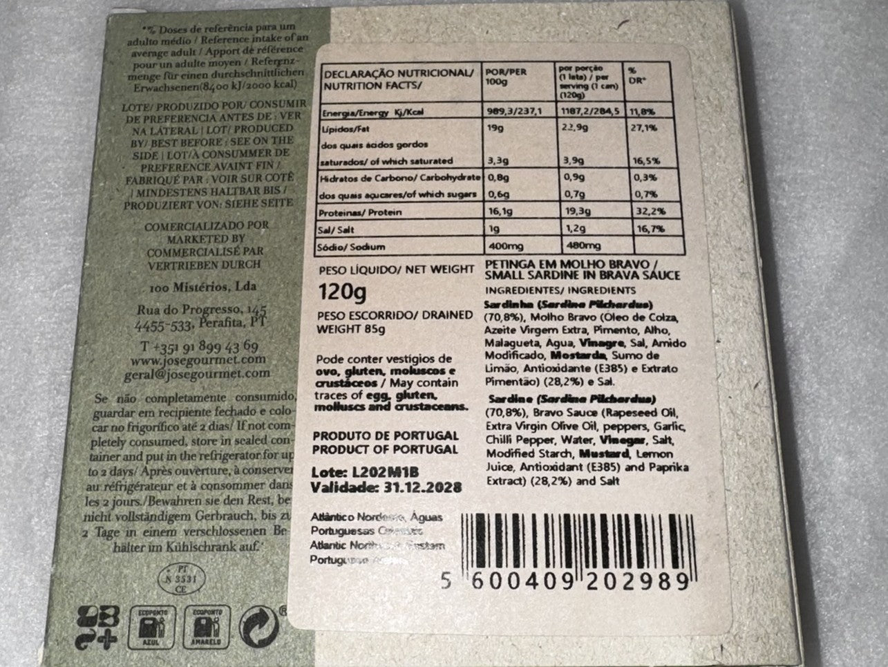 Kleine Sardinen (Petingas) in Brava-Soße